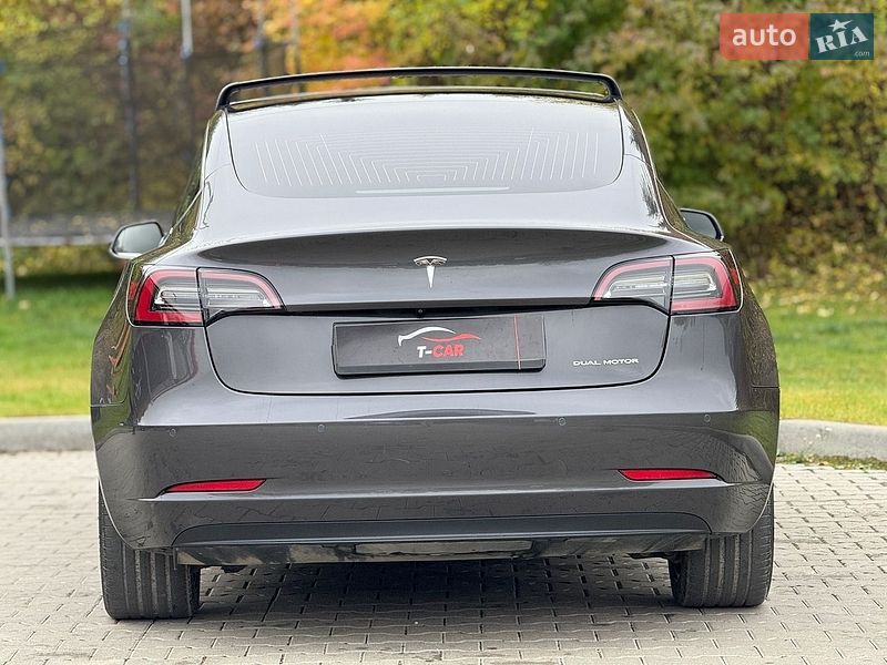 Седан Tesla Model 3 2019 в Тернополе
