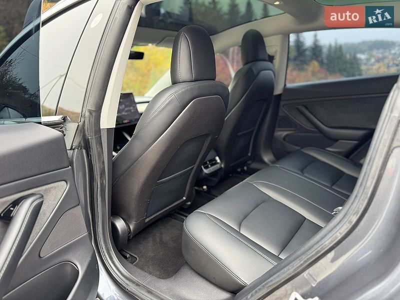 Седан Tesla Model 3 2019 в Тернополе