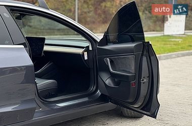 Седан Tesla Model 3 2019 в Тернополе