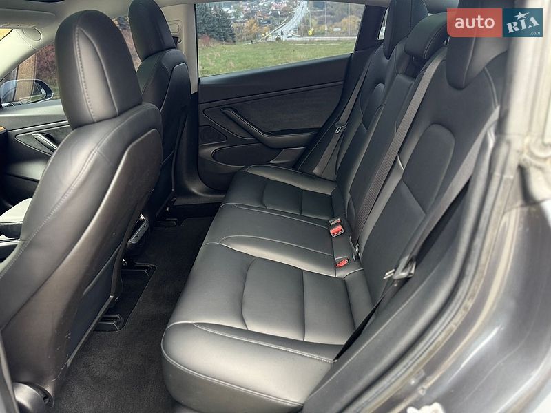 Седан Tesla Model 3 2019 в Тернополе