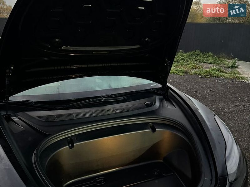 Седан Tesla Model 3 2020 в Ивано-Франковске
