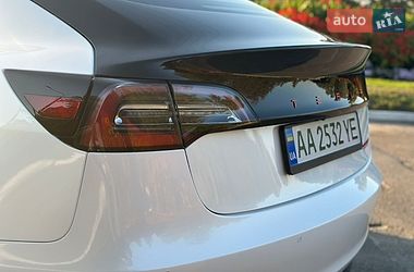 Седан Tesla Model 3 2019 в Киеве