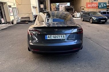 Седан Tesla Model 3 2022 в Днепре