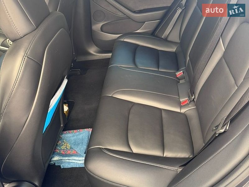 Седан Tesla Model 3 2022 в Днепре