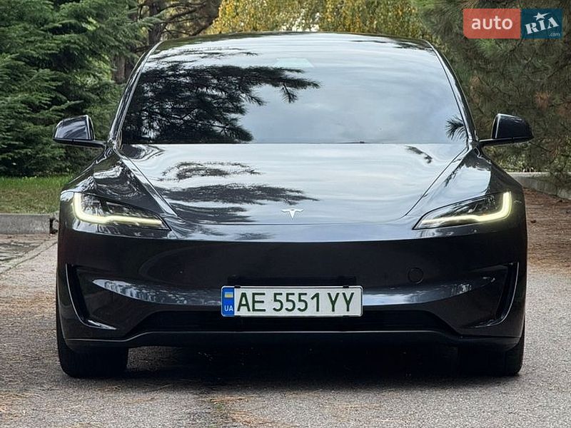 Седан Tesla Model 3 2025 в Днепре
