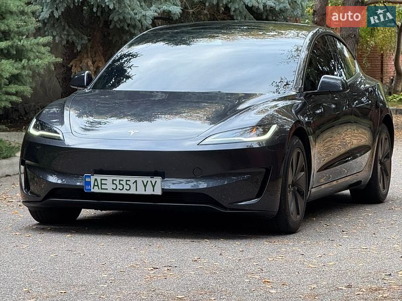 Седан Tesla Model 3 2025 в Днепре