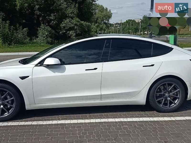 Седан Tesla Model 3 2021 в Харькове