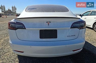 Седан Tesla Model 3 2019 в Львове