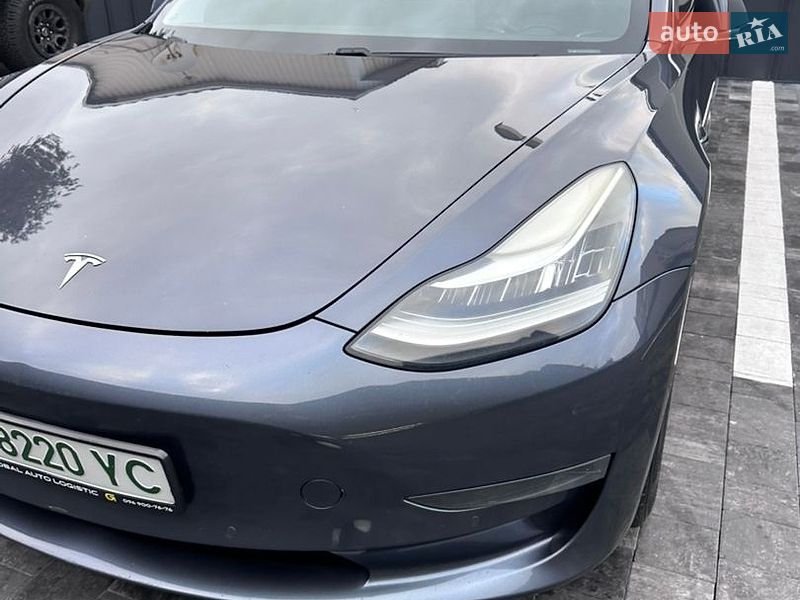 Седан Tesla Model 3 2018 в Рівному