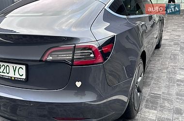 Седан Tesla Model 3 2018 в Рівному