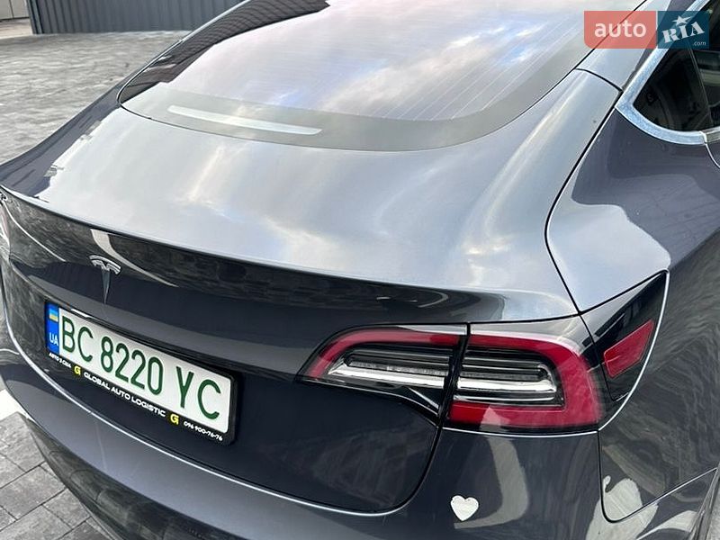 Седан Tesla Model 3 2018 в Рівному