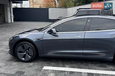 Седан Tesla Model 3 2018 в Рівному