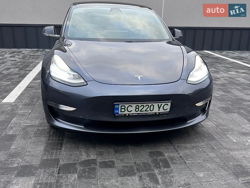 Седан Tesla Model 3 2018 в Рівному