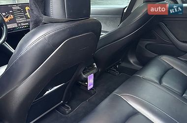 Седан Tesla Model 3 2018 в Рівному