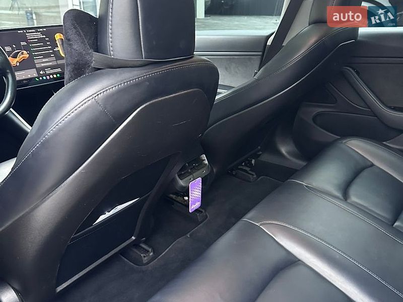 Седан Tesla Model 3 2018 в Рівному