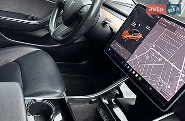 Седан Tesla Model 3 2018 в Рівному