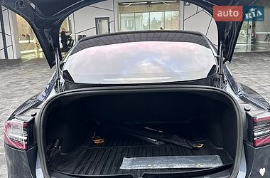 Седан Tesla Model 3 2018 в Рівному