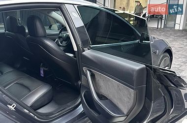 Седан Tesla Model 3 2018 в Рівному