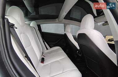 Седан Tesla Model 3 2022 в Ивано-Франковске