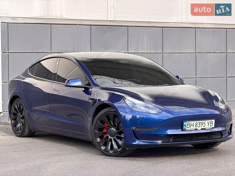 Седан Tesla Model 3 2023 в Одессе