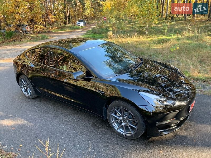 Седан Tesla Model 3 2022 в Киеве фото 3 Седан Tesla Model 3 2022 в Киеве