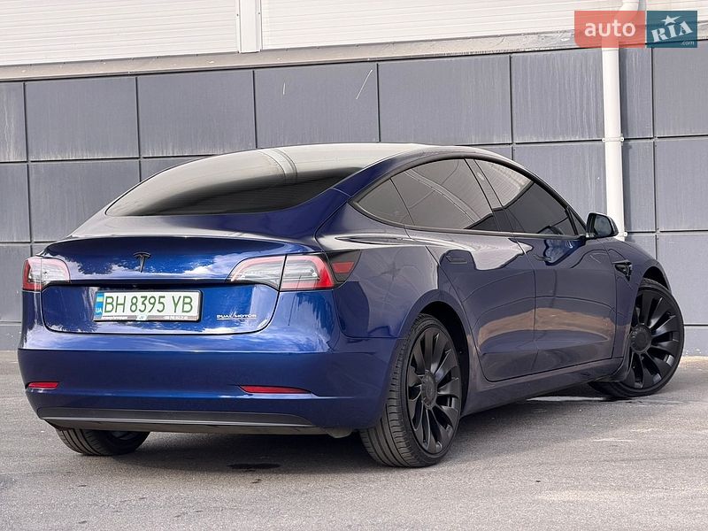 Седан Tesla Model 3 2023 в Одессе