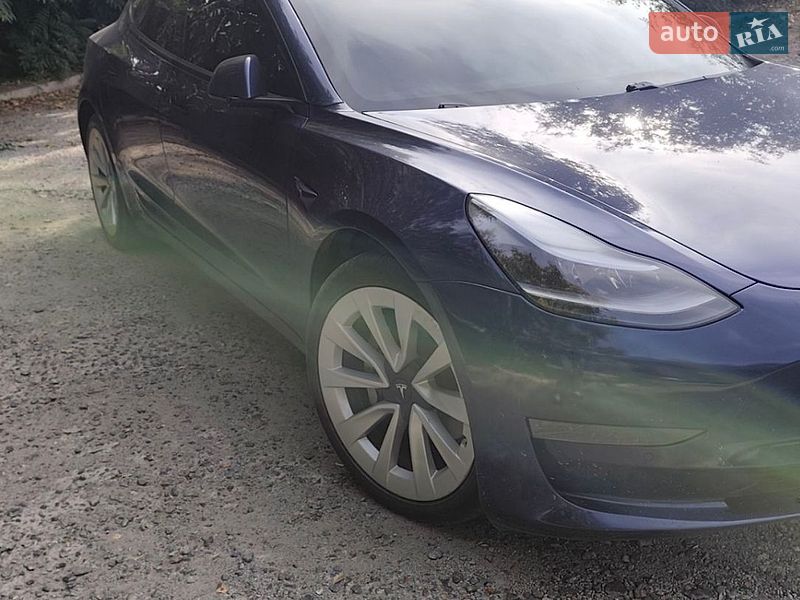 Седан Tesla Model 3 2021 в Кривом Роге