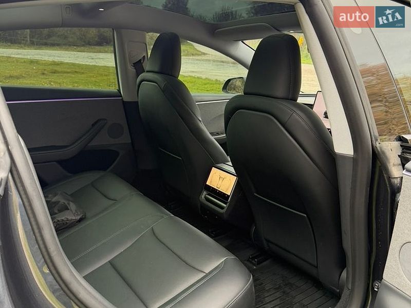 Седан Tesla Model 3 2025 в Бердичеві