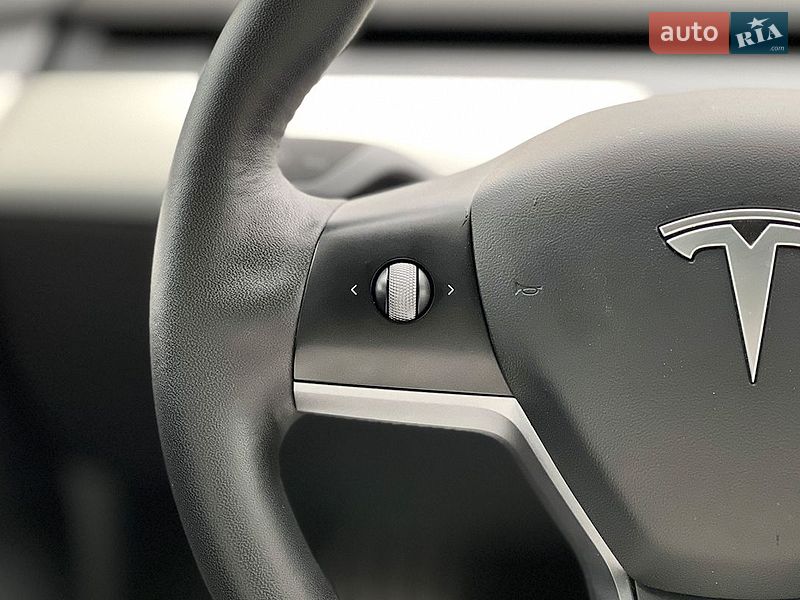 Седан Tesla Model 3 2022 в Львові