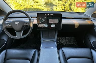 Седан Tesla Model 3 2021 в Львове