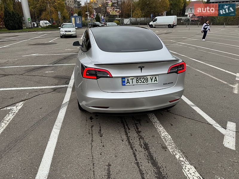 Седан Tesla Model 3 2022 в Ивано-Франковске