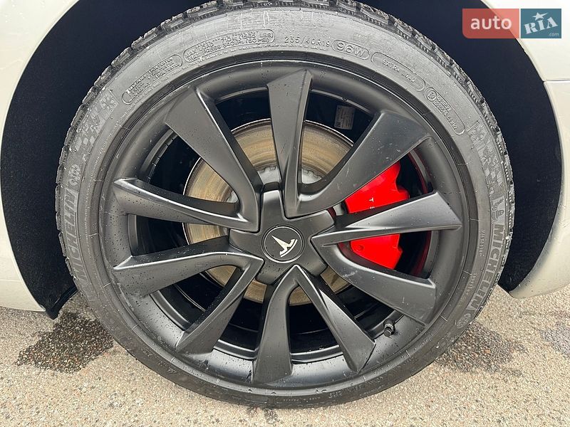 Седан Tesla Model 3 2022 в Ивано-Франковске