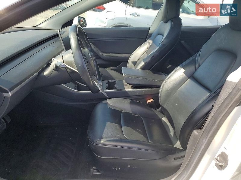 Седан Tesla Model 3 2018 в Одесі
