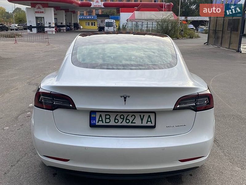 Седан Tesla Model 3 2020 в Дніпрі