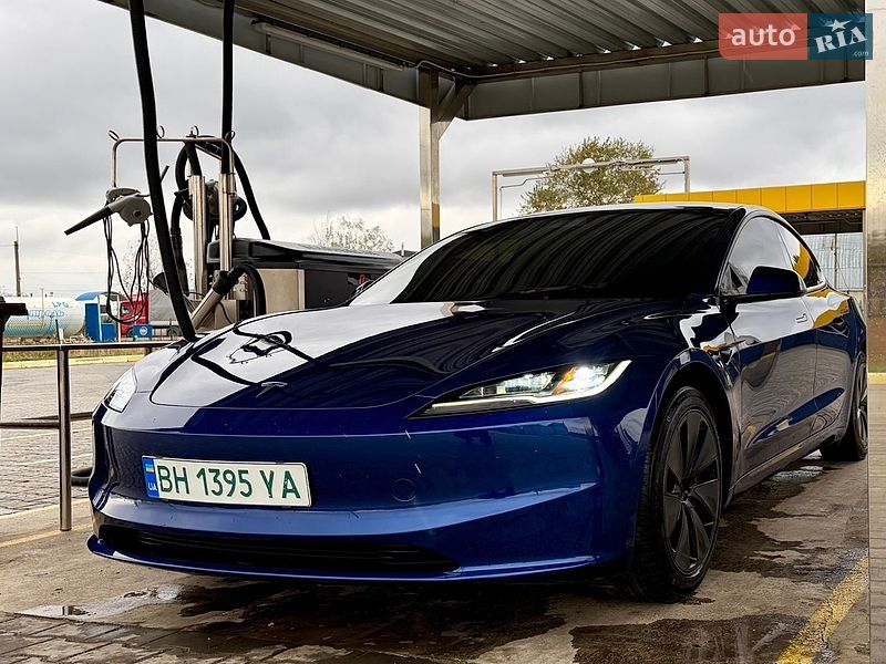 Седан Tesla Model 3 2024 в Одессе