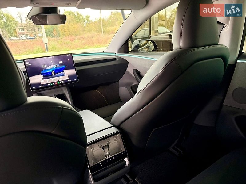 Седан Tesla Model 3 2024 в Одессе