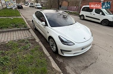 Седан Tesla Model 3 2020 в Виннице