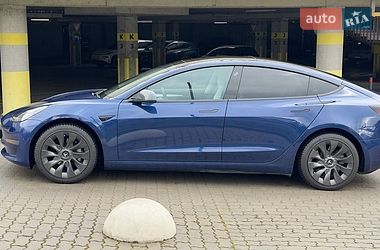 Седан Tesla Model 3 2022 в Львове