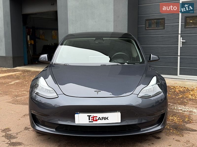 Седан Tesla Model 3 2022 в Києві