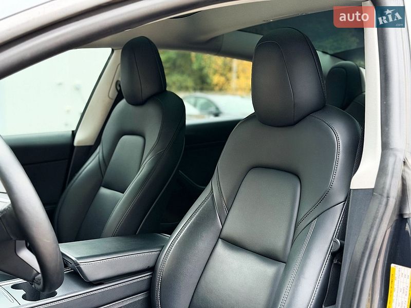 Седан Tesla Model 3 2022 в Києві