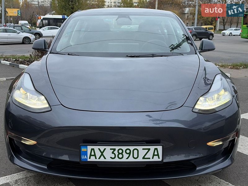 Седан Tesla Model 3 2023 в Харкові