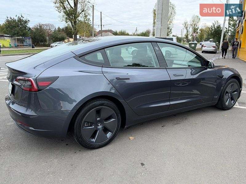 Седан Tesla Model 3 2023 в Харкові