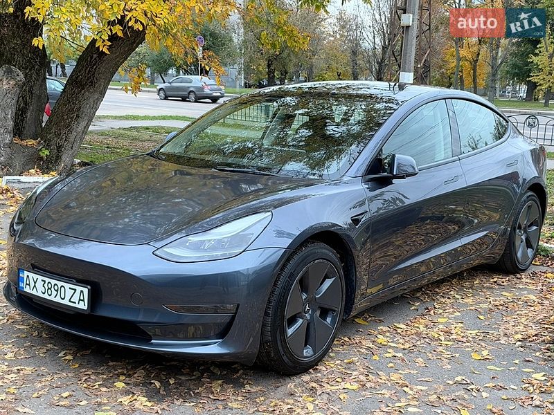 Седан Tesla Model 3 2023 в Харкові