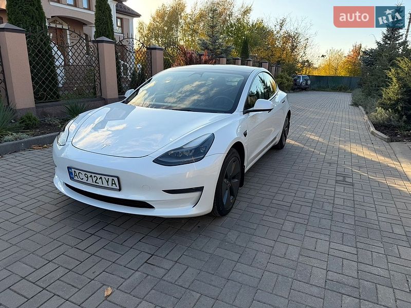 Седан Tesla Model 3 2023 в Нововолынске фото Седан Tesla Model 3 2023 в Нововолынске