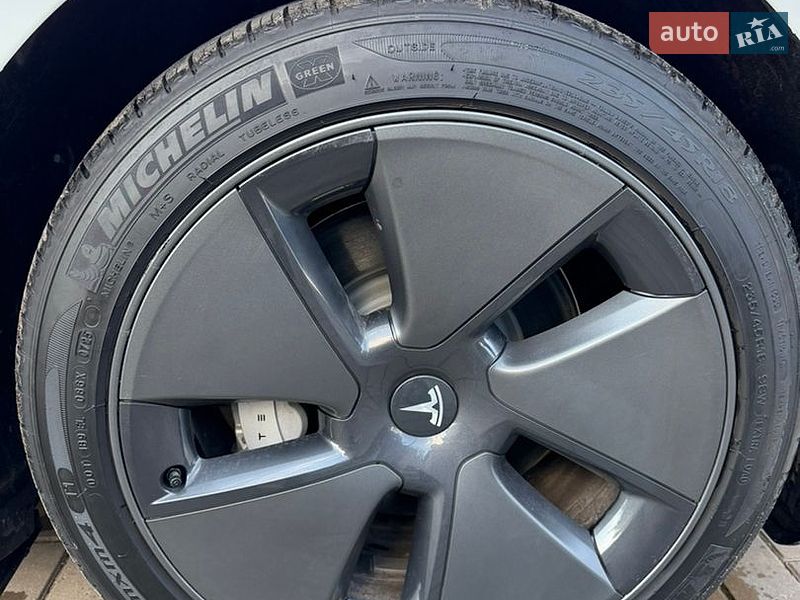 Седан Tesla Model 3 2023 в Нововолынске фото 13 Седан Tesla Model 3 2023 в Нововолынске