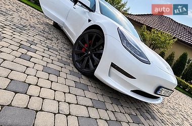 Седан Tesla Model 3 2020 в Великих Мостах