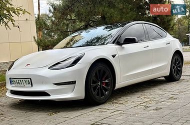 Седан Tesla Model 3 2023 в Днепре