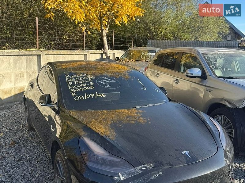 Седан Tesla Model 3 2019 в Львові фото 3 Седан Tesla Model 3 2019 в Львові