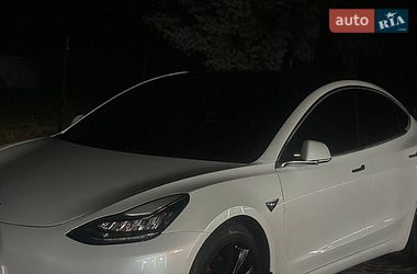 Седан Tesla Model 3 2020 в Кропивницькому