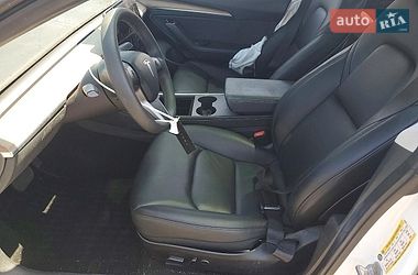 Седан Tesla Model 3 2023 в Львове